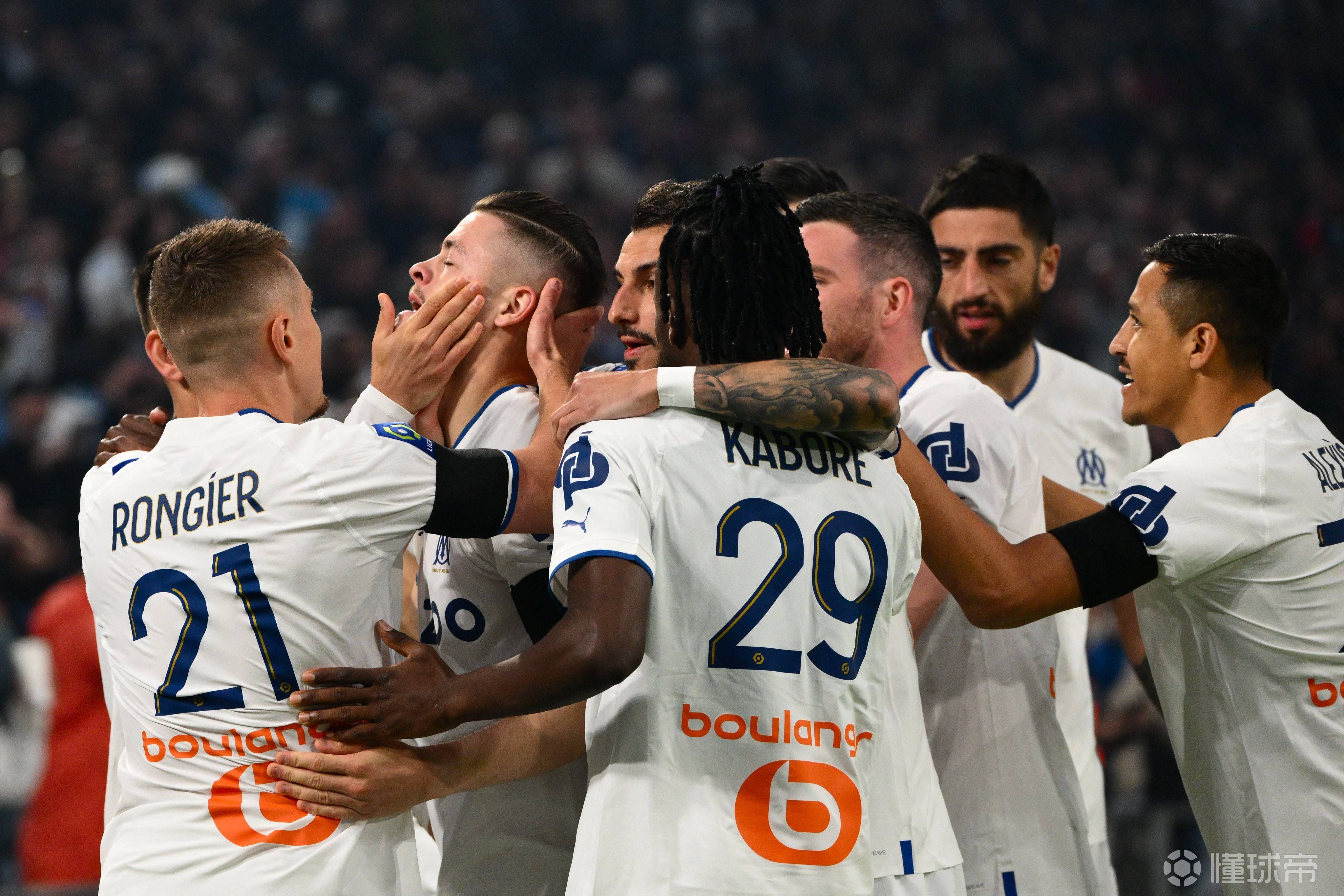 爱游戏体育-法甲赛程吃紧，马赛冲刺阶段刷新队史纪录，媒体盛赞，控场能力受关注(法甲联赛全部赛程)