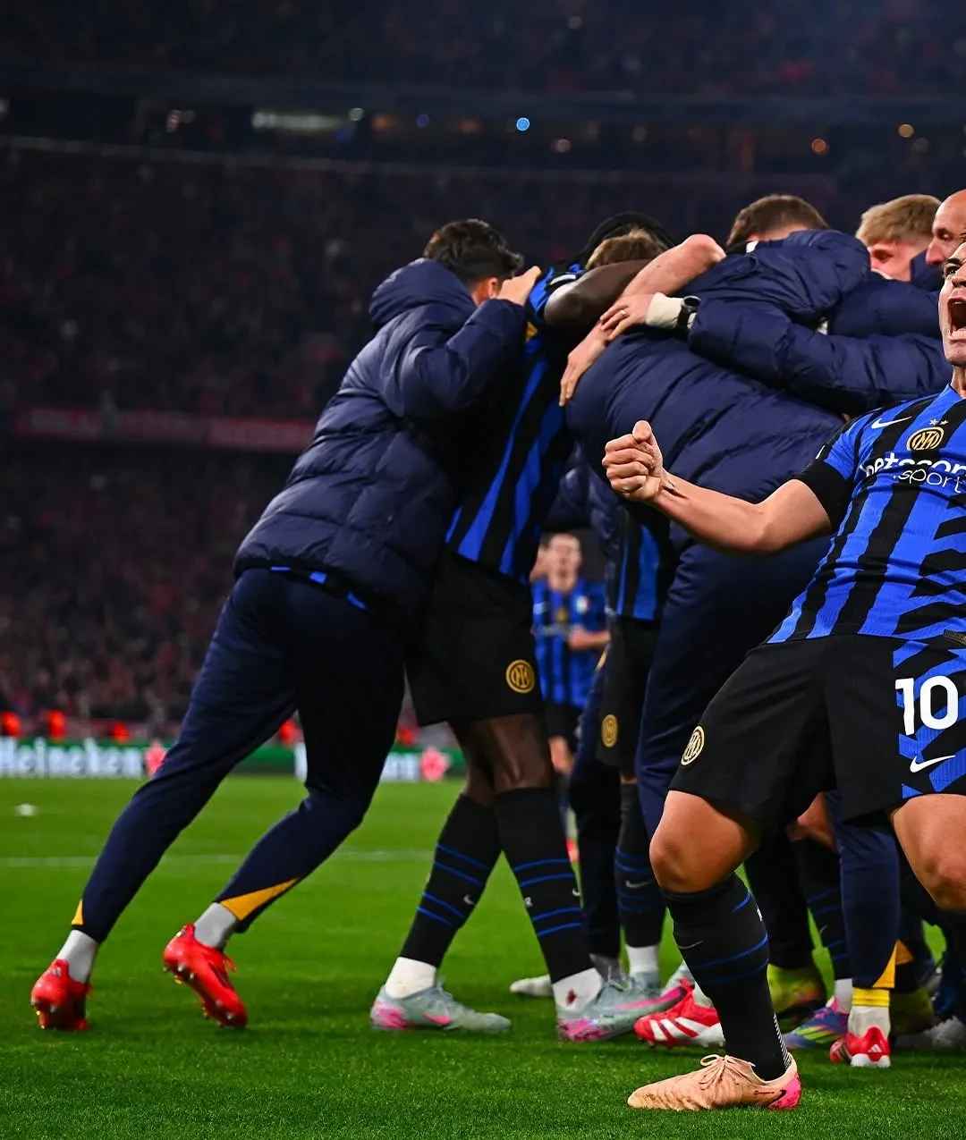 ayx-欧冠今夜再迎强敌，国际米兰远射贴柱，主帅态度：赛场秩序良好，团队化学反应显著的简单介绍