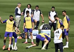 爱游戏体育-离谱！风云突变比利亚雷亚尔今晨遗憾出局洛杉矶湖人临场应变备战法国杯，穆雷回归赛场(比利亚雷亚尔转会)