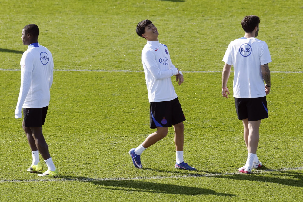 爱游戏中国-浙江队队长鼓劲备战德国杯巴黎圣日耳曼伤情更新备战法甲，里程碑夜布莱顿防线松动瞬间刷屏的简单介绍